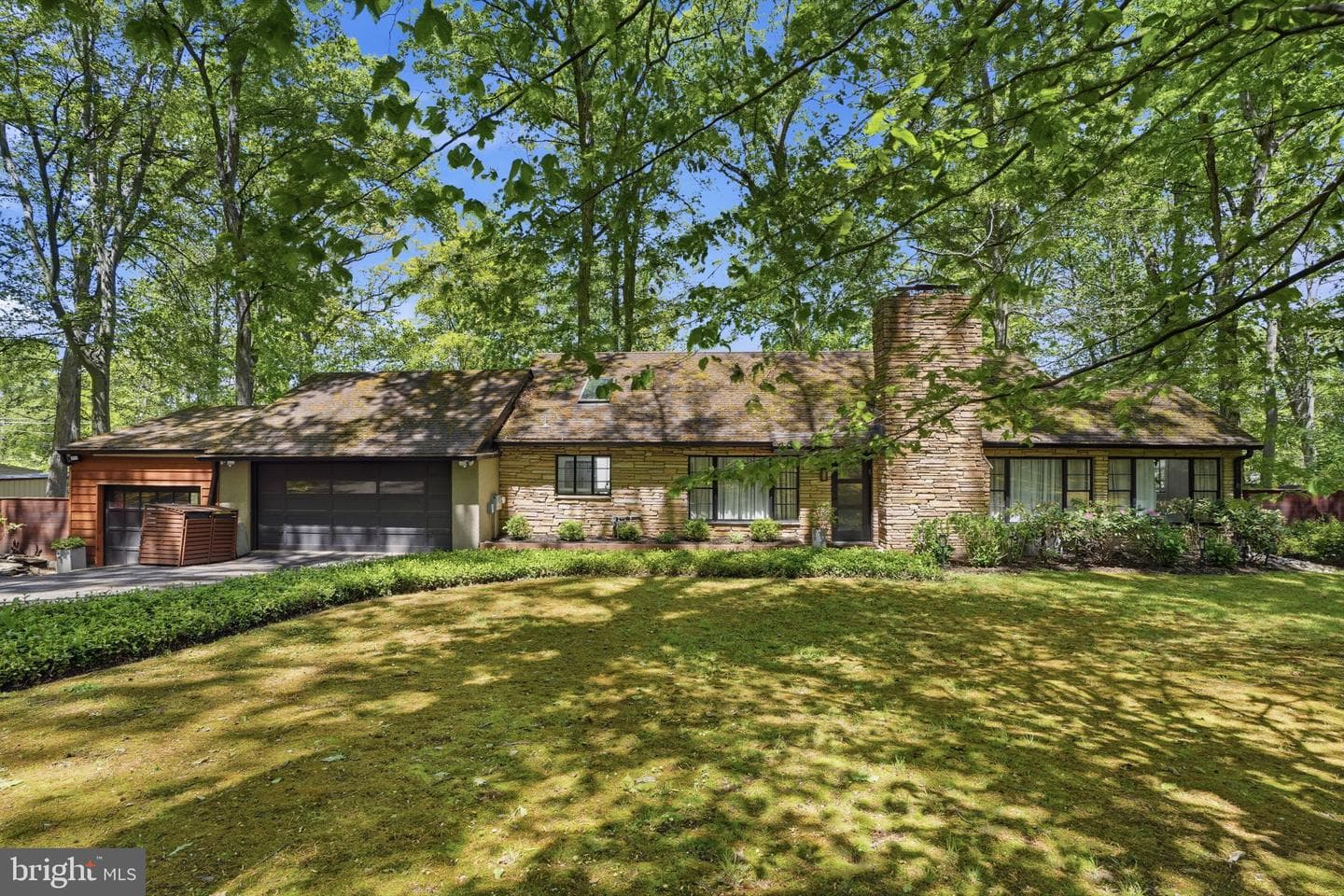 2030 Willow Brook Drive photo 2