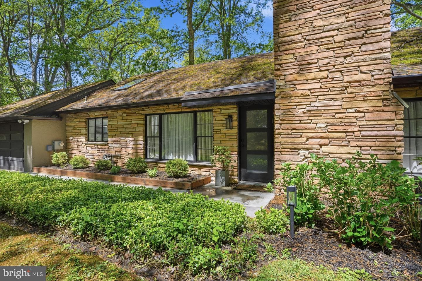 2030 Willow Brook Drive photo 4