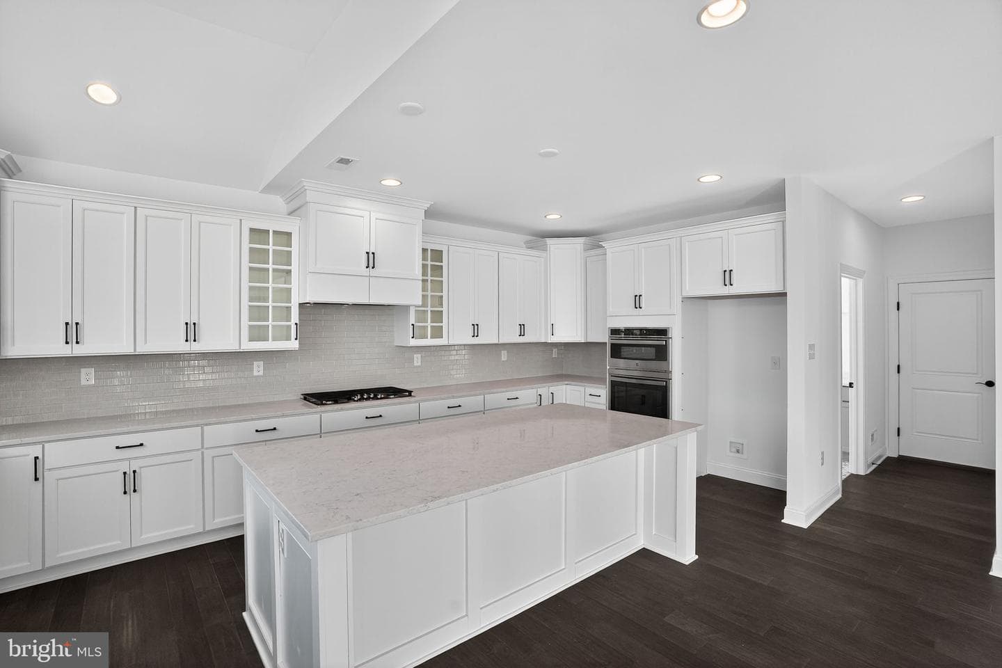 409 Longview Drive photo 18