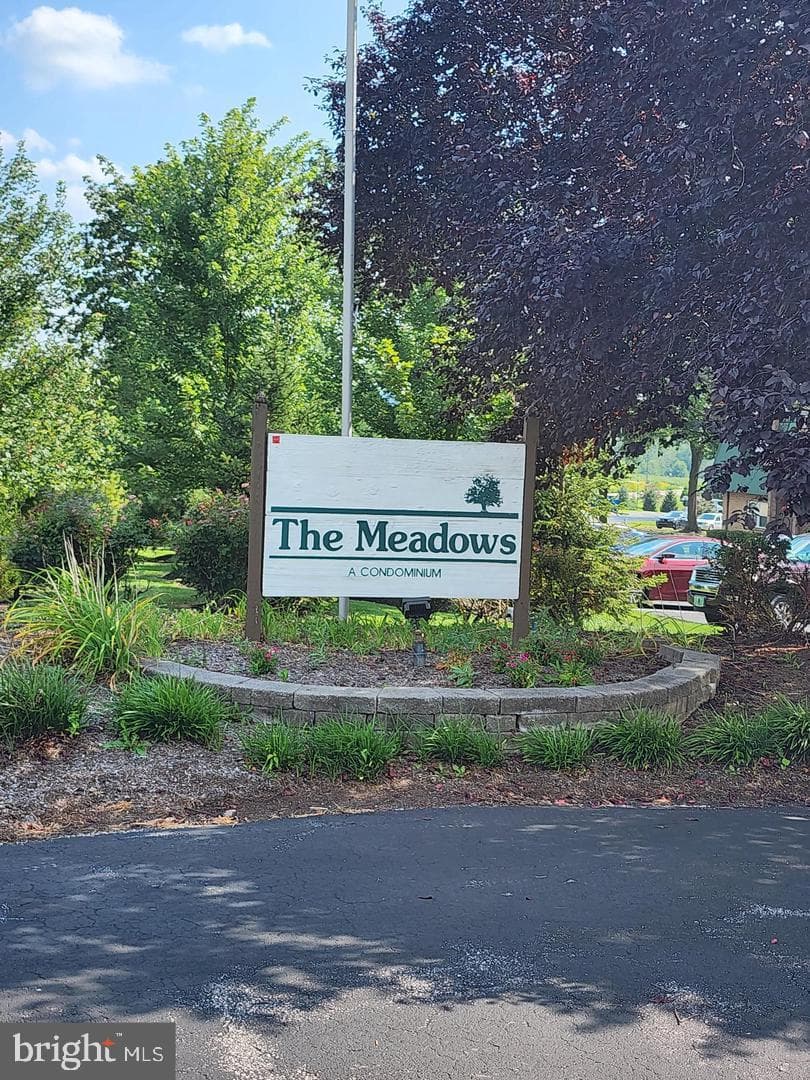 1603 Meadowview Lane #1603 photo 2