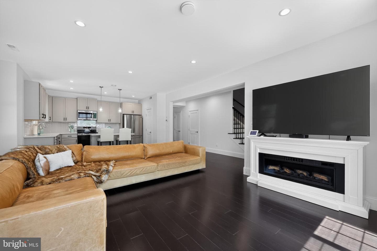 549 Bush Street #a photo 10