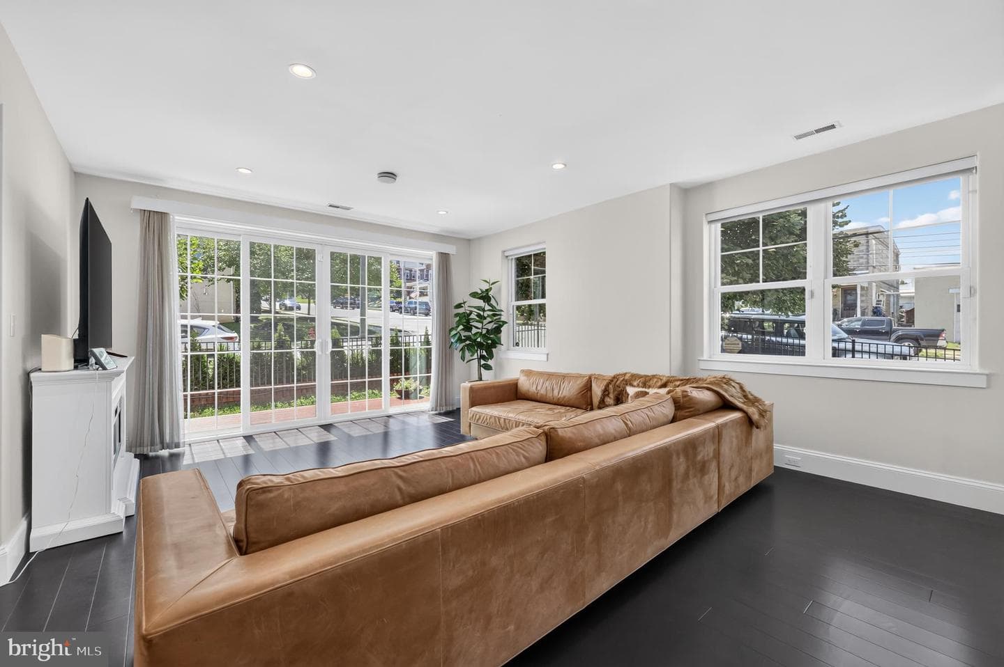 549 Bush Street #a photo 14