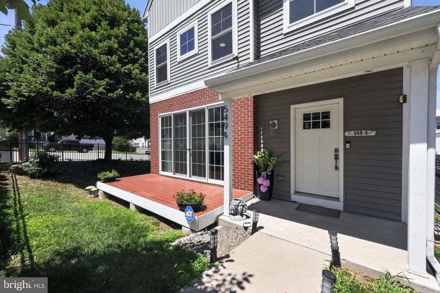 549 Bush Street #a photo 3