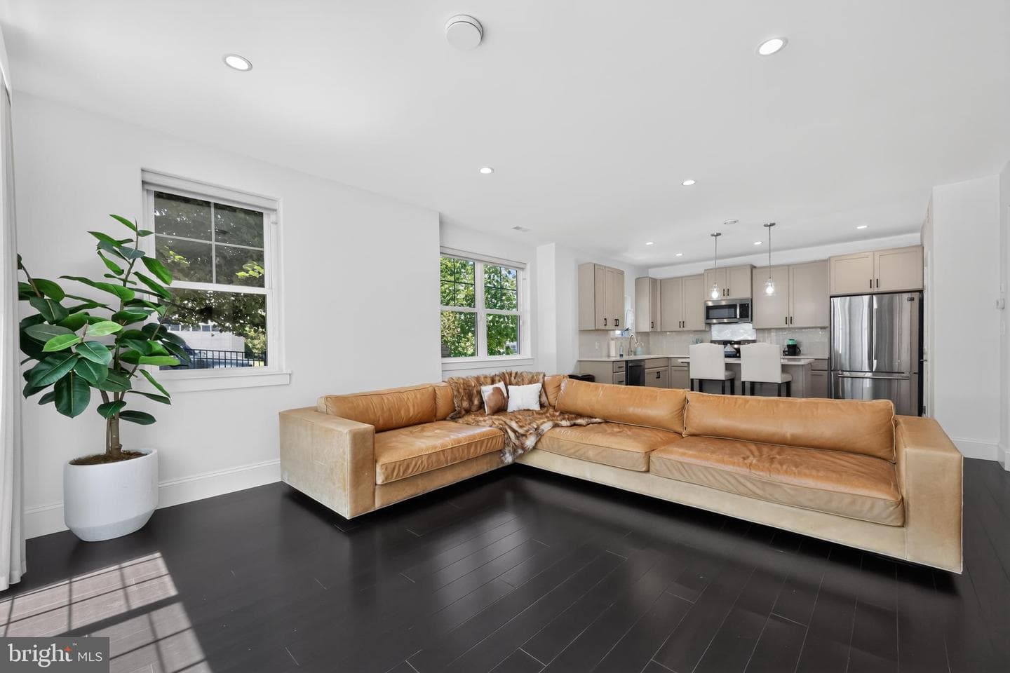 549 Bush Street #a photo 9