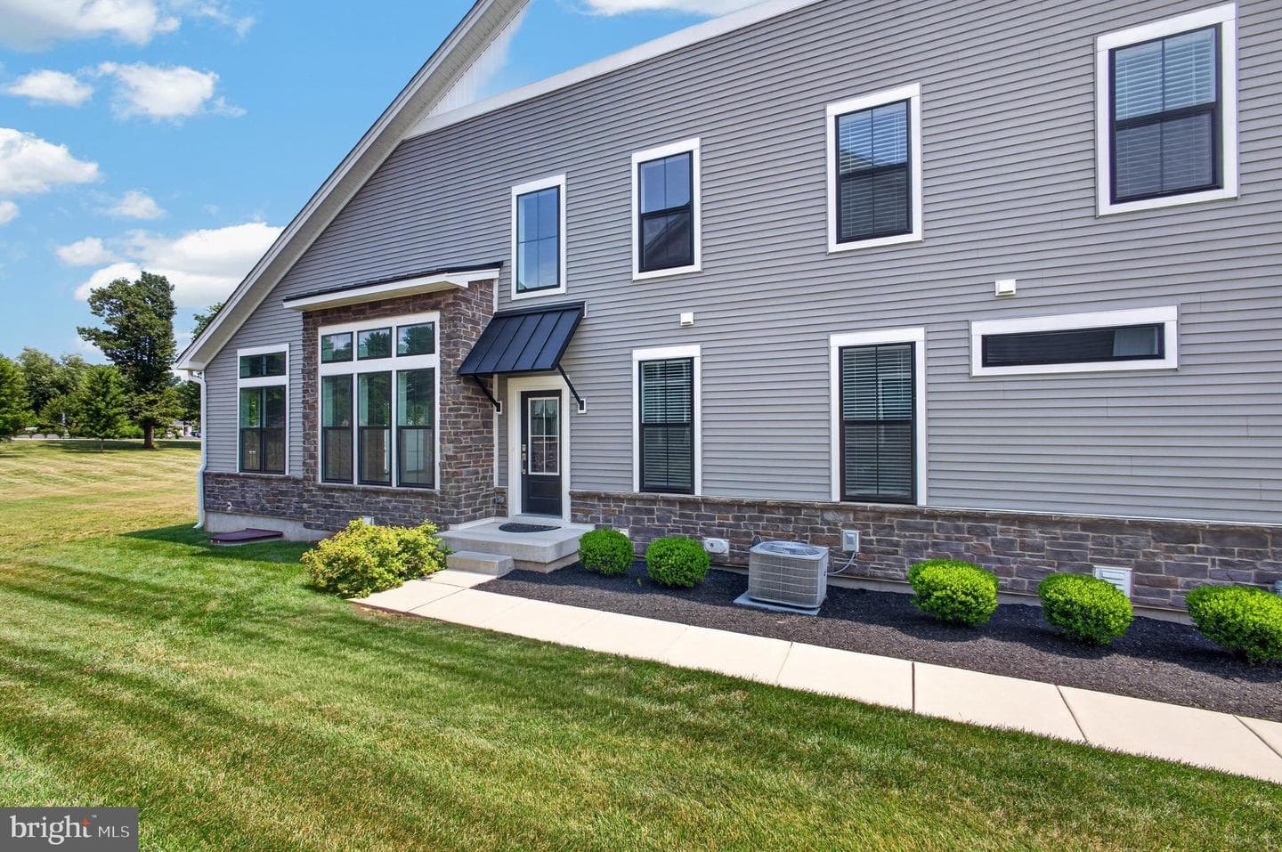 9 Umbrell Drive photo 1