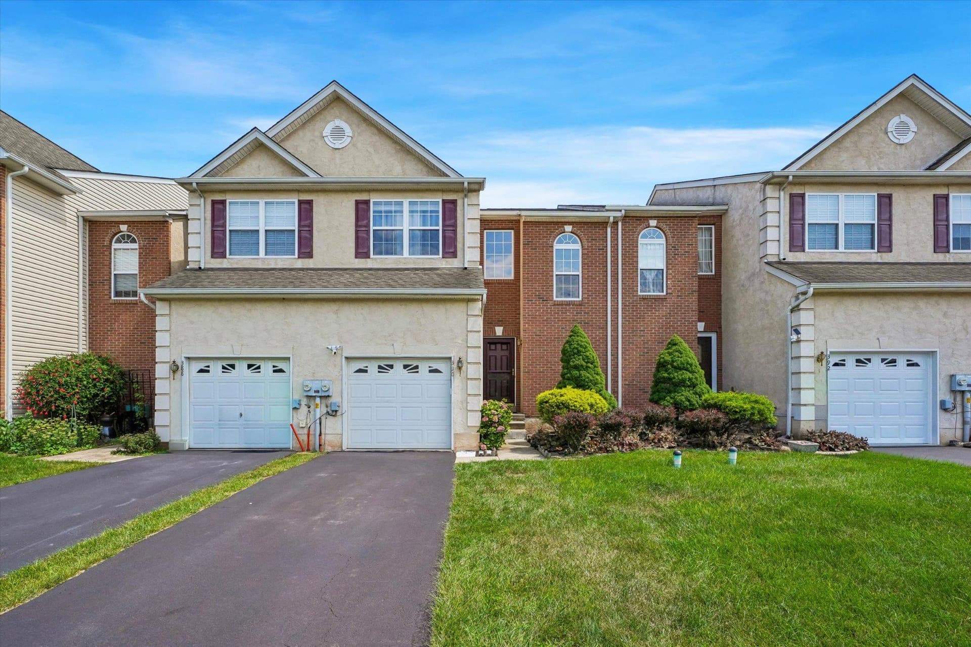 390 Auburn Court photo 1