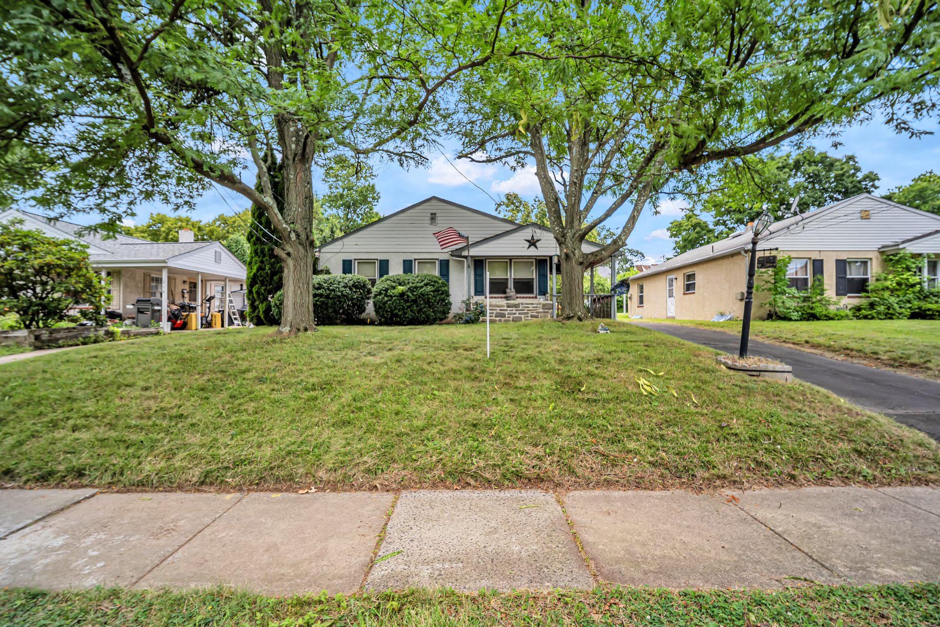 312 Evans Avenue photo 1