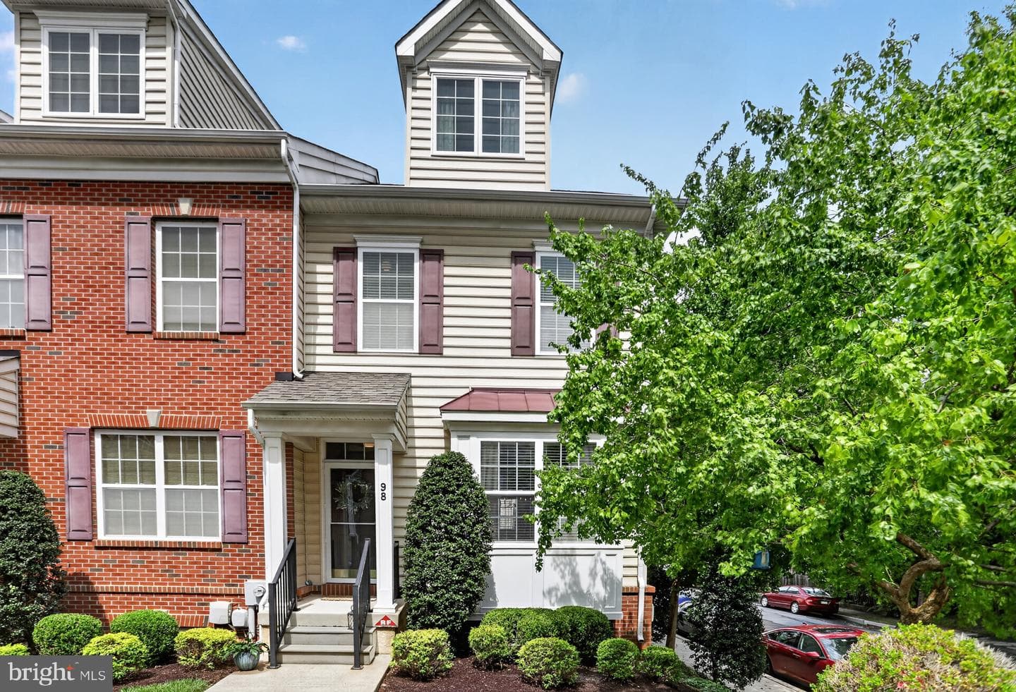 98 Cannon Court photo 1