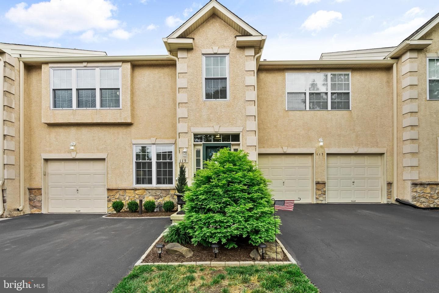 115 Hampton Green Drive photo 1