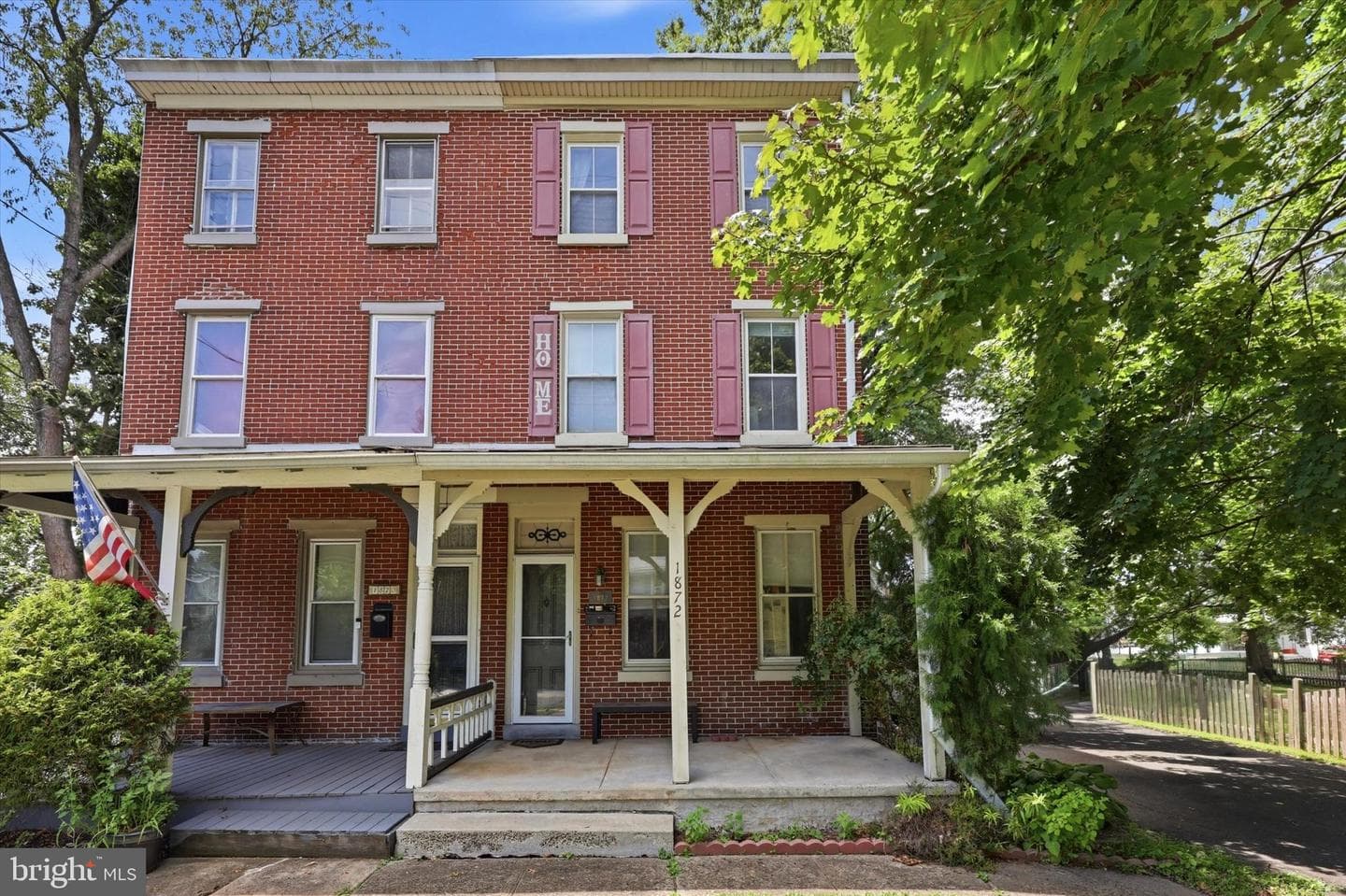 1872 W Marshall Street photo 1