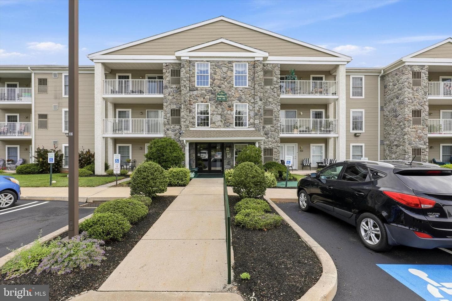 501 Brandon Road photo 1