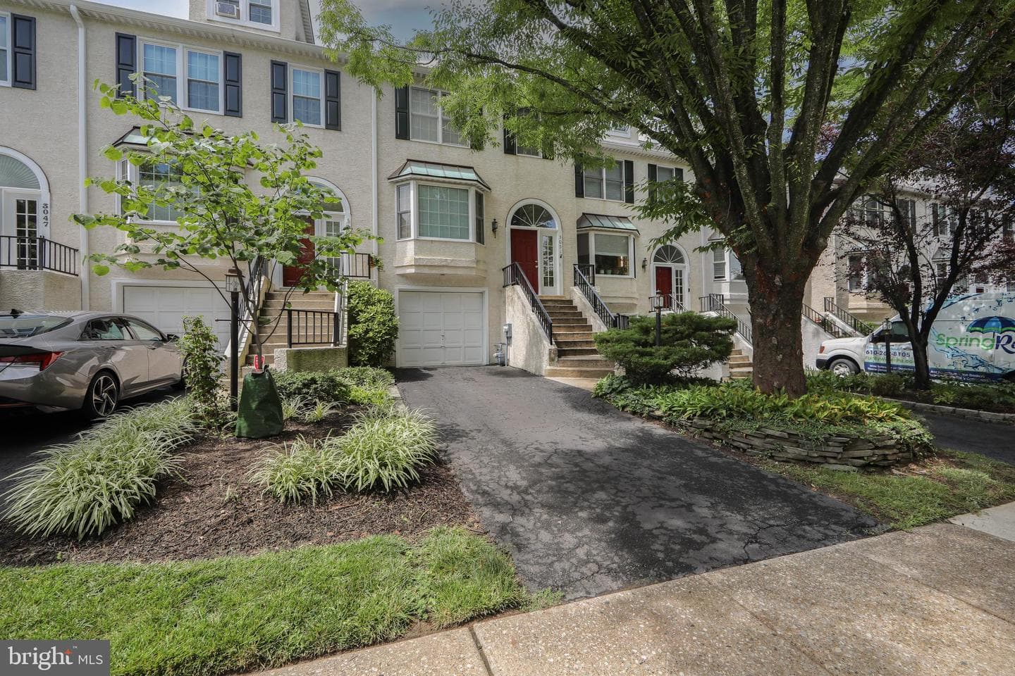 3051 Mitchell photo 1