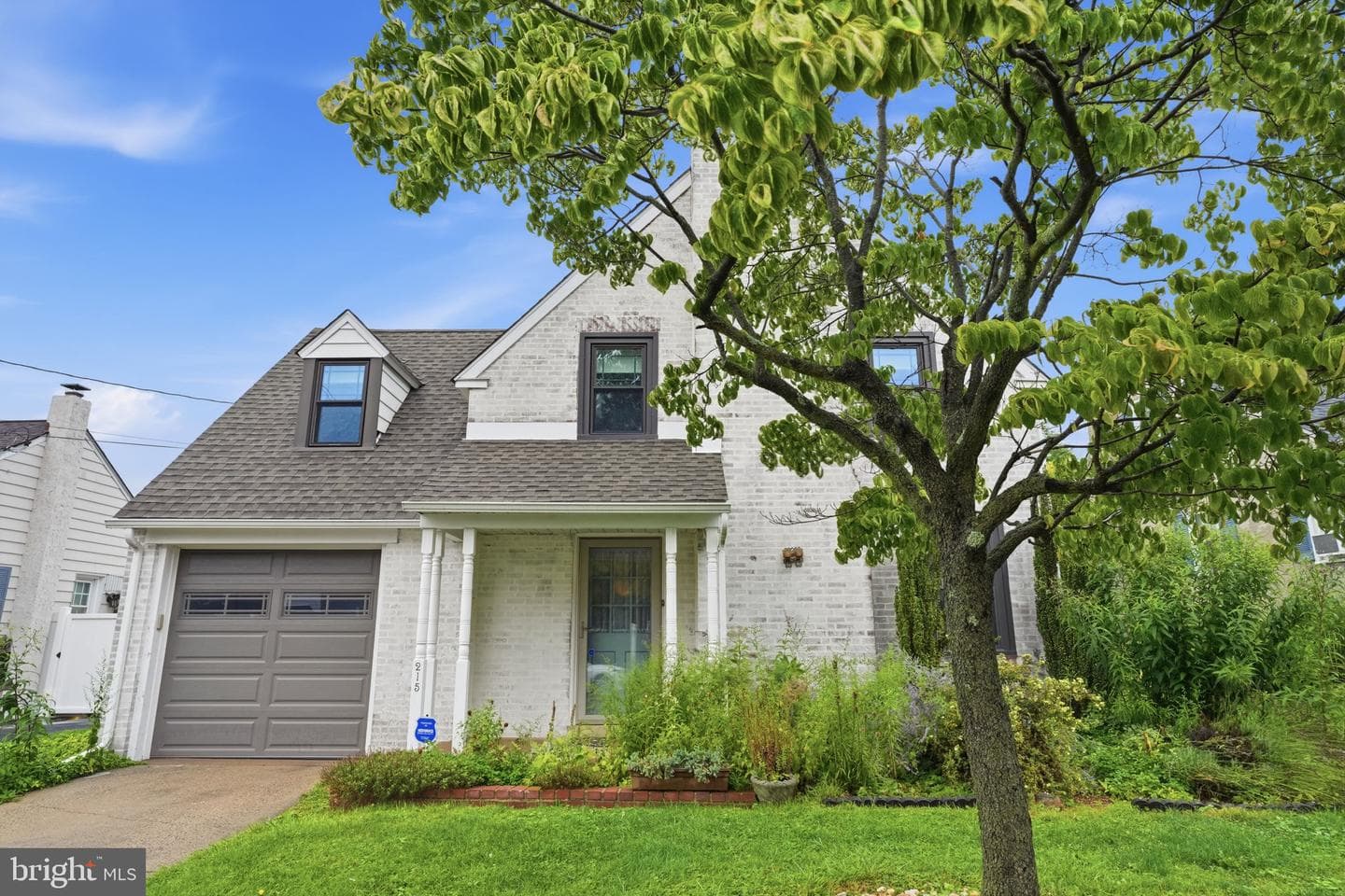 215 Evans Avenue photo 1