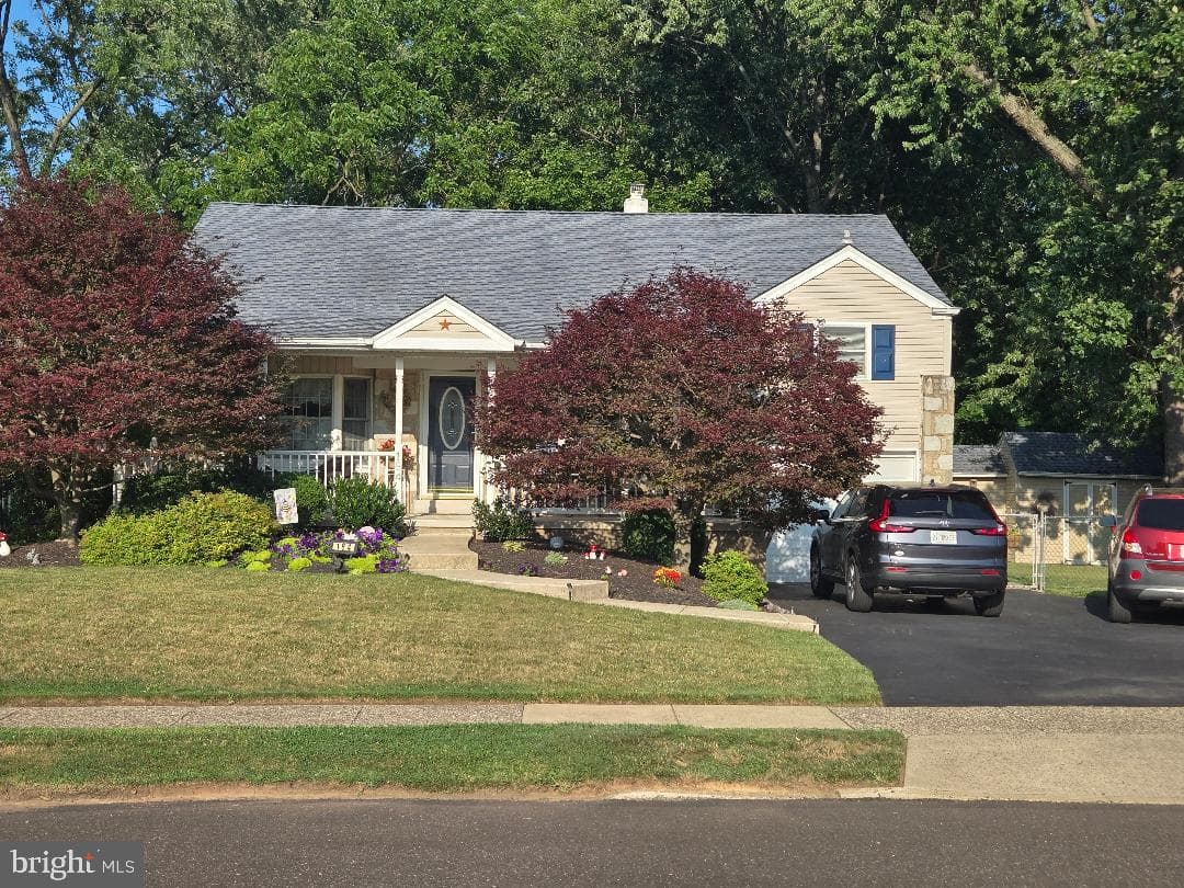 184 Diane Avenue photo 1