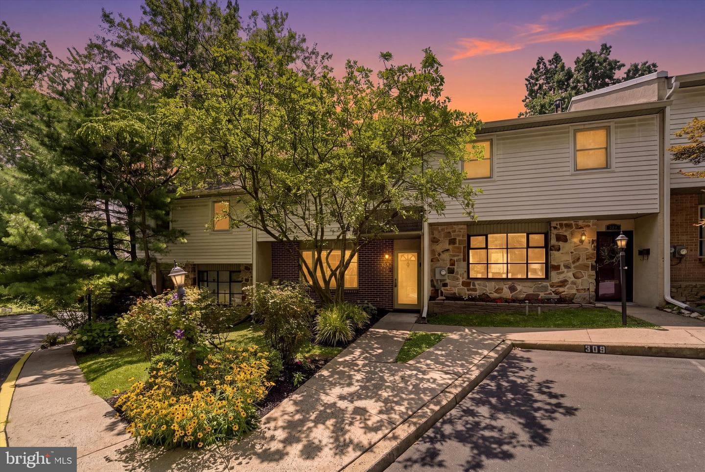 310 Woodside Circle photo 1