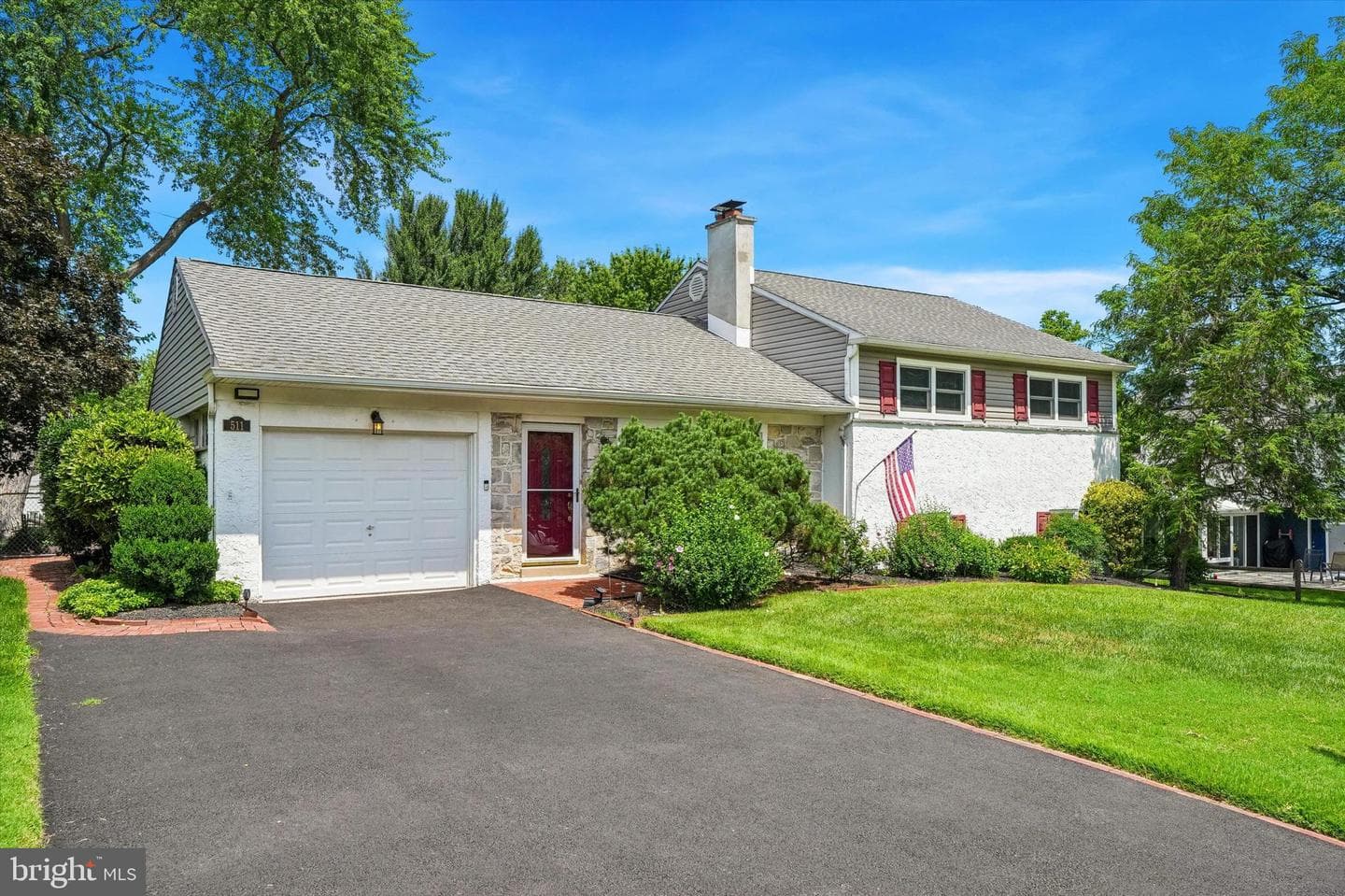 511 Charles Drive photo 1