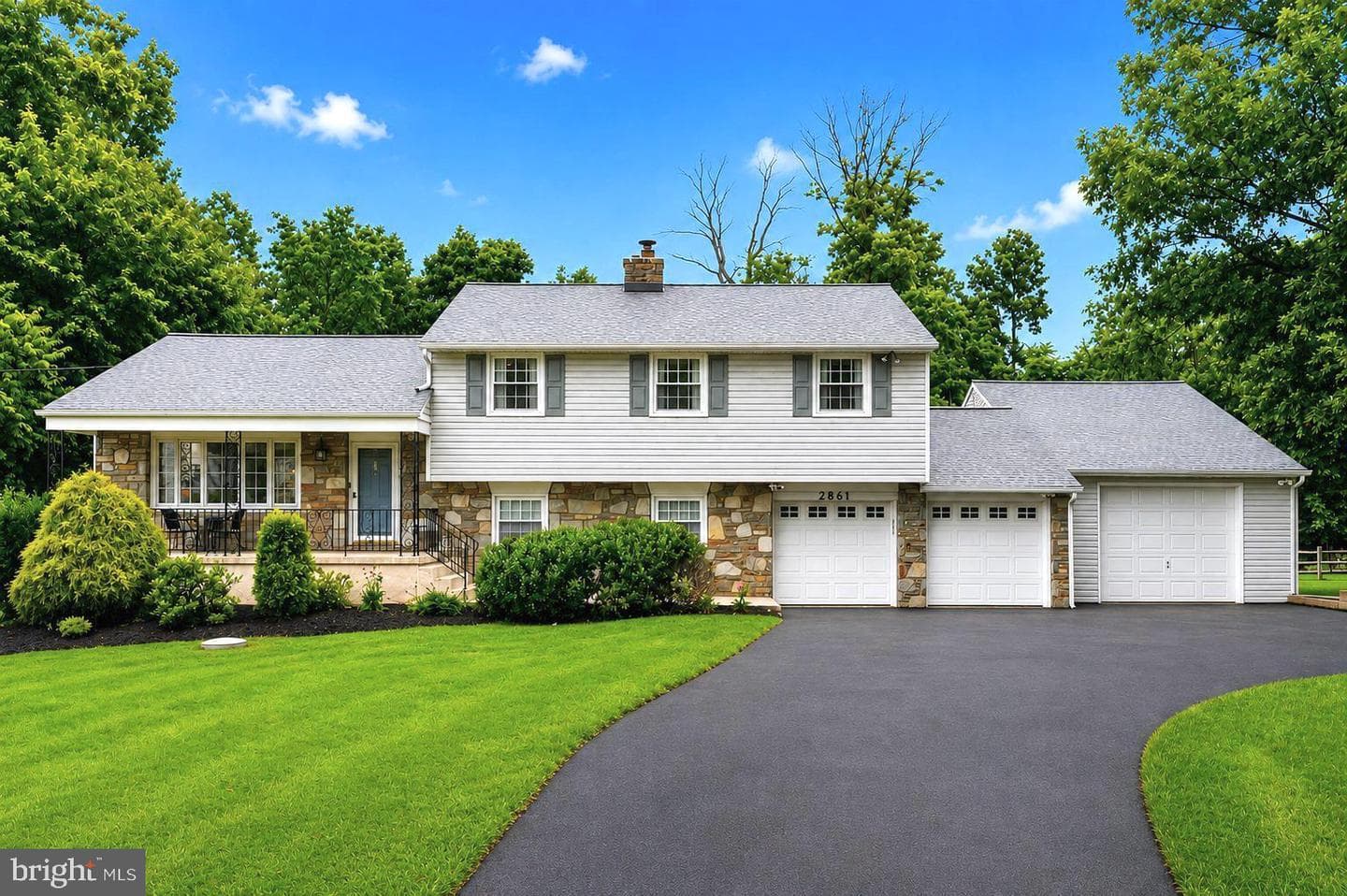 2861 Hickory Hill photo 1