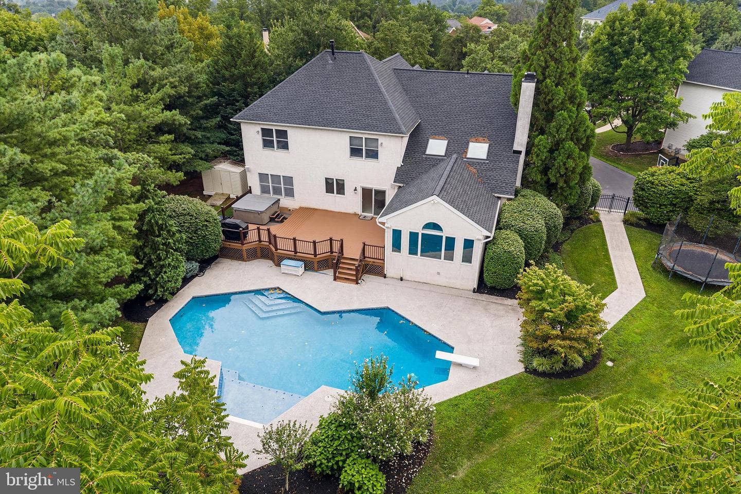 2111 Peregrine Circle photo 1