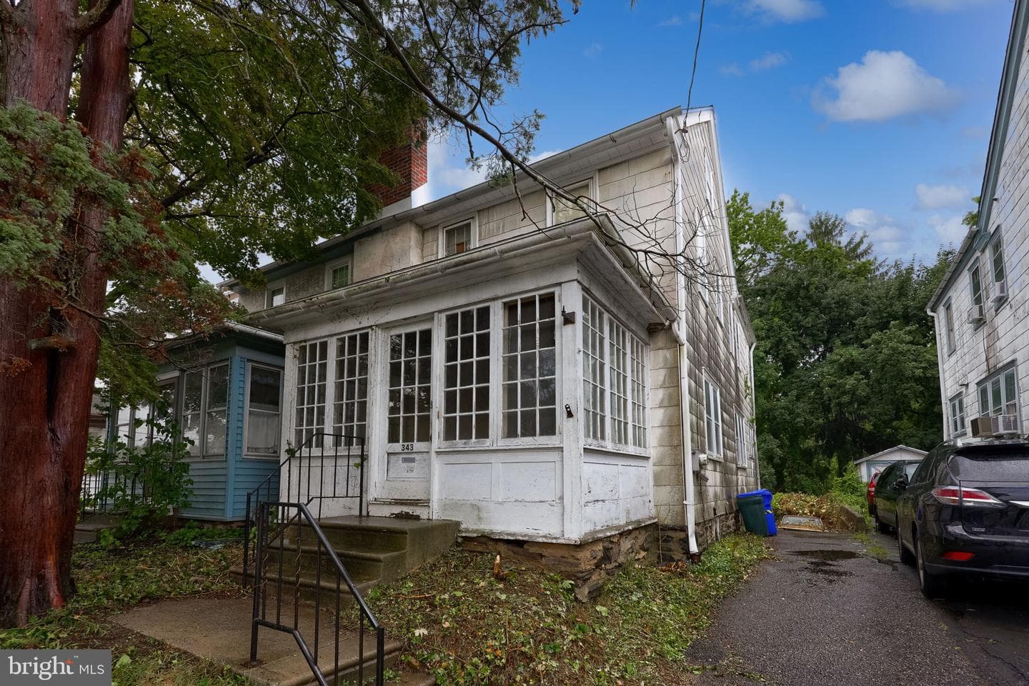 343 Oak Road photo 1