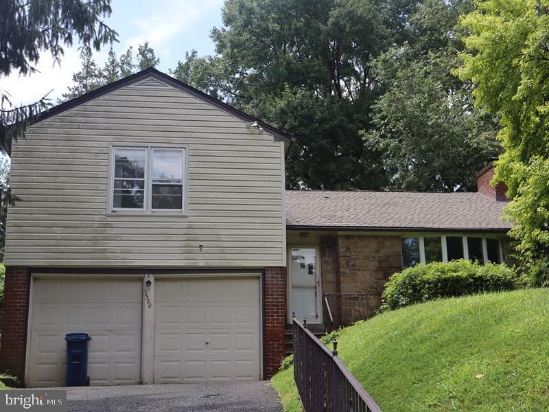 1380 Glenbrook Road photo 1