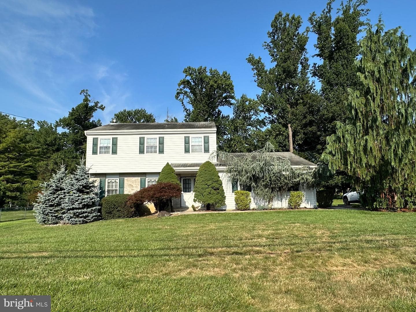 811 Wright Drive photo 1