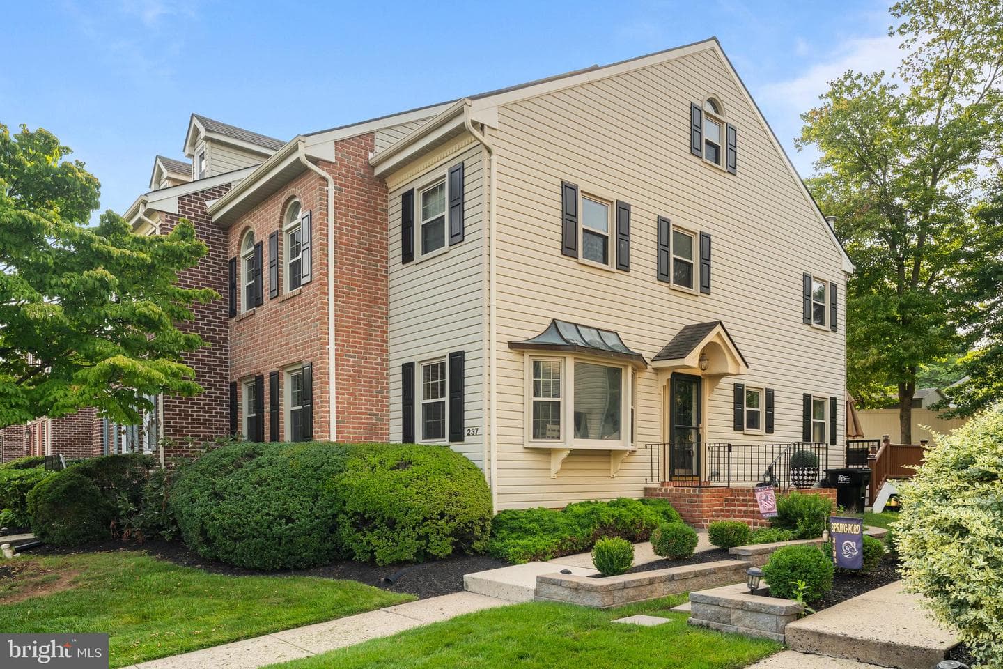 237 Georgetowne Court photo 1