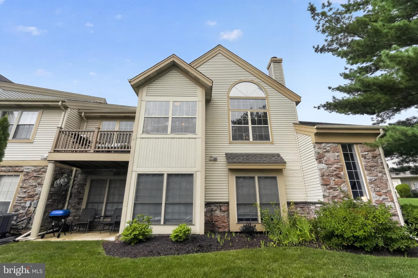 1602 Foxmeadow Circle photo 1
