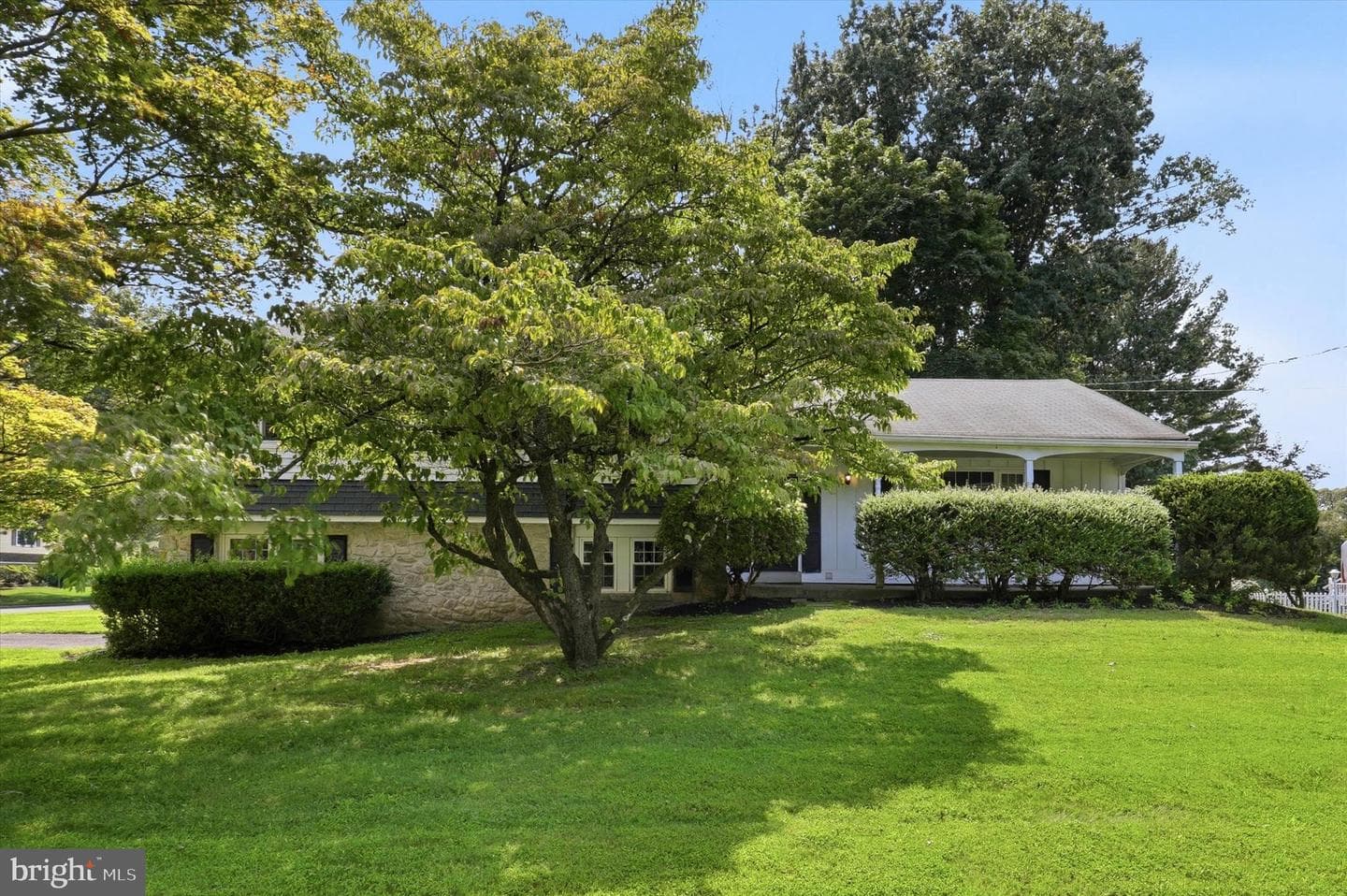 231 Tally Ho Drive photo 1