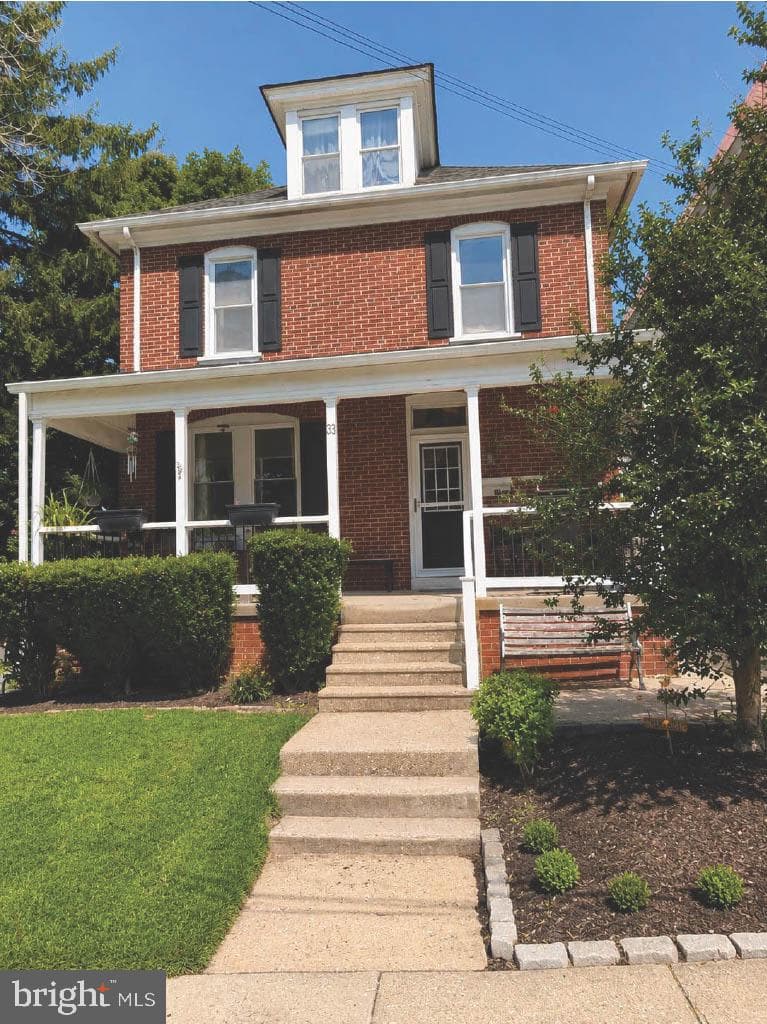 33 Centre Avenue photo 1