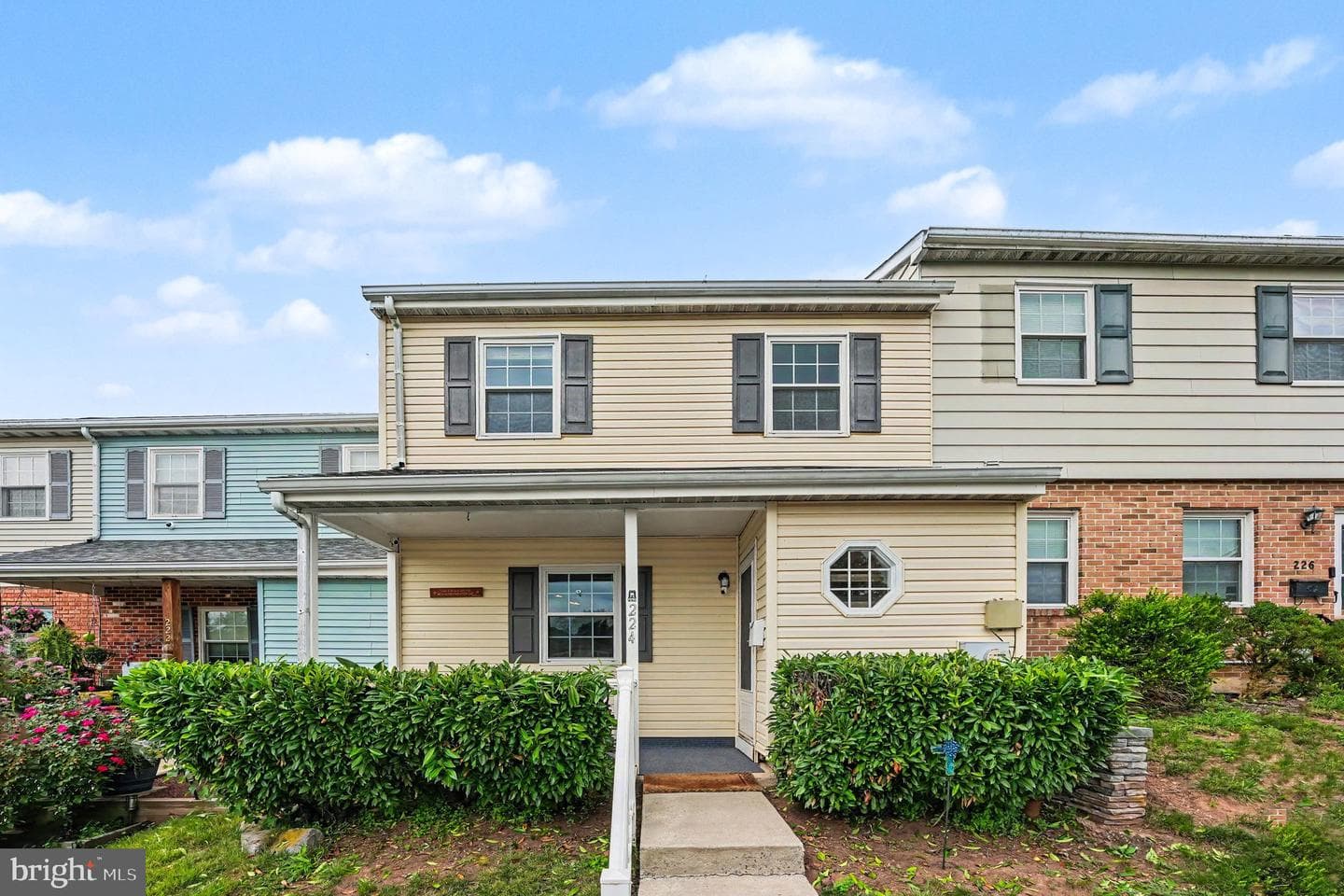 224 Lexington Road photo 1