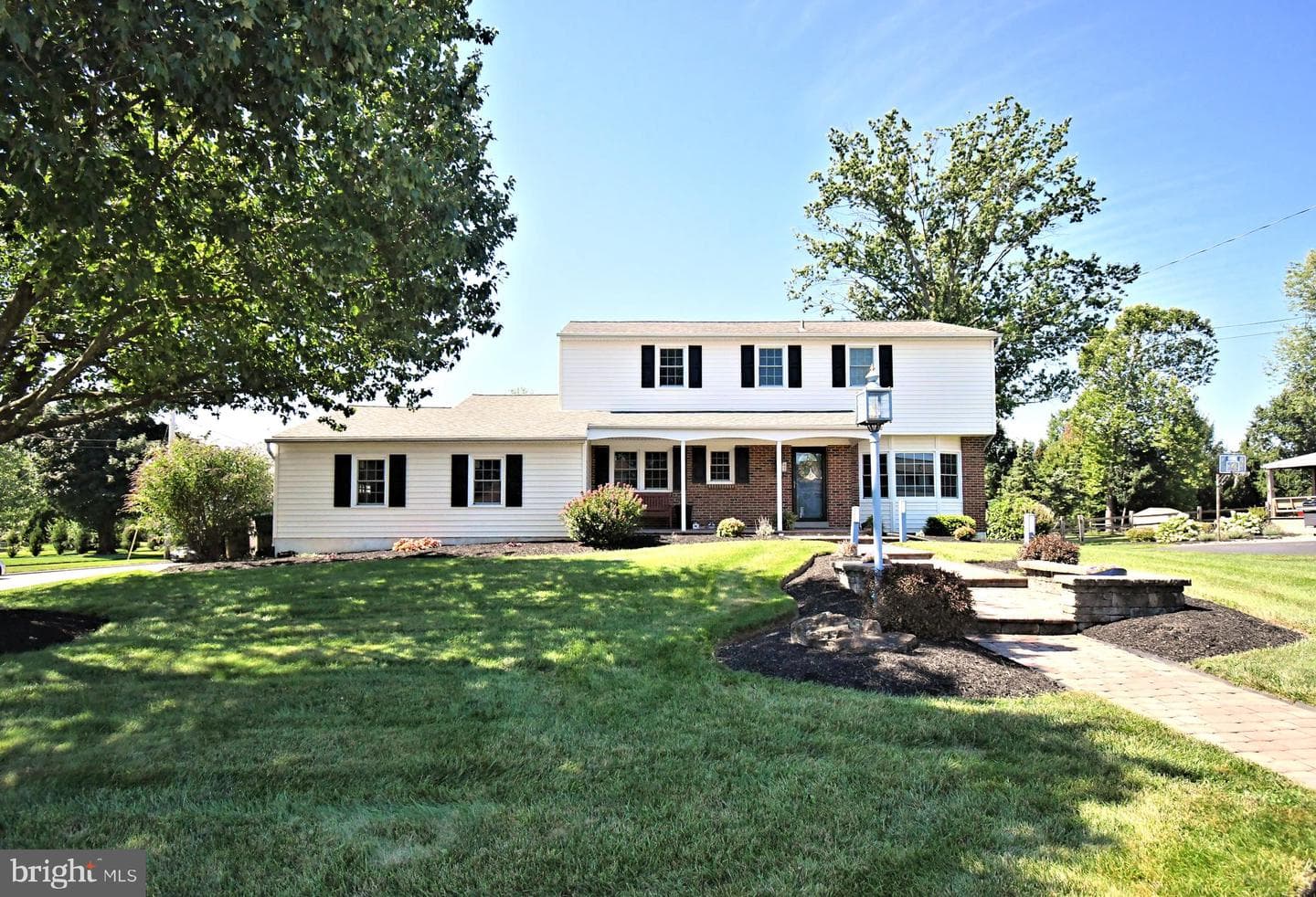 735 Bell Lane photo 1