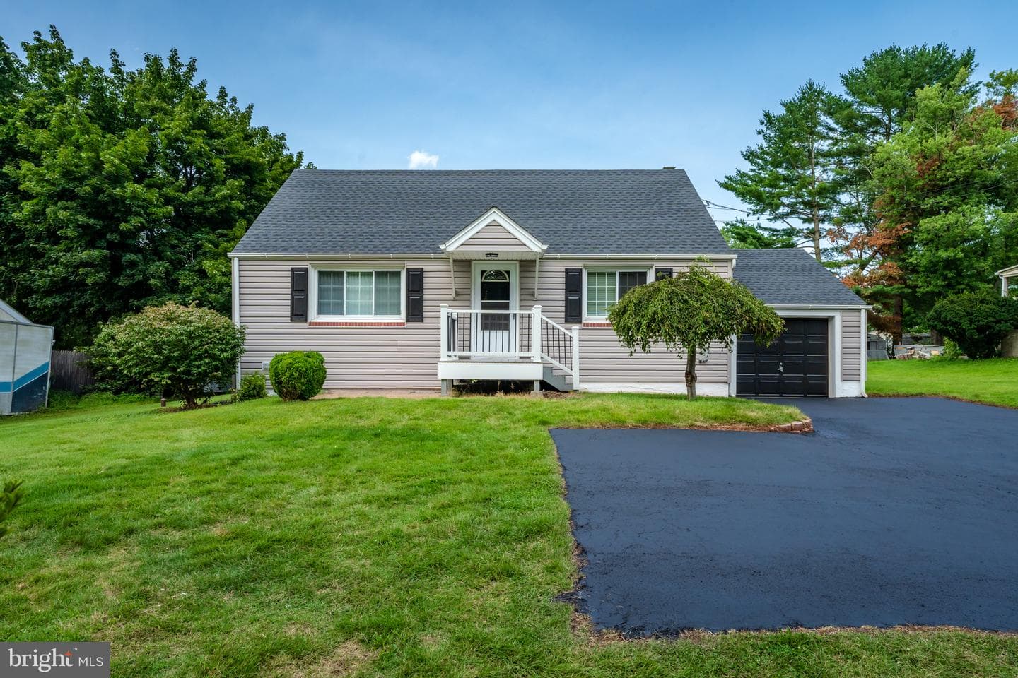 955 Bridge Road photo 1