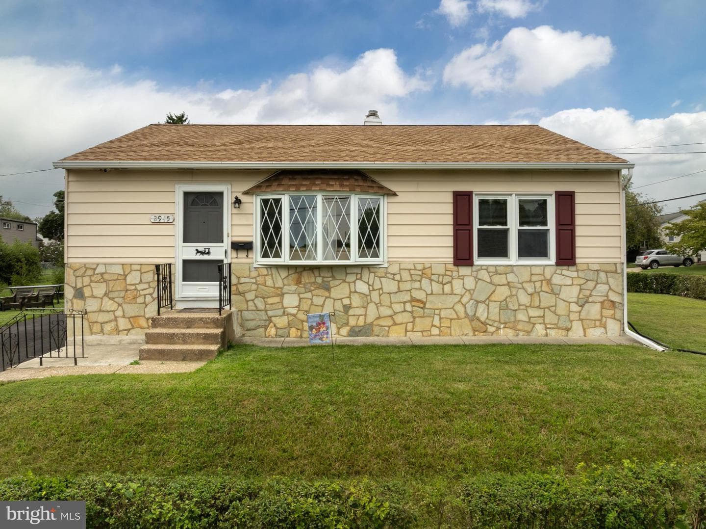 2945 Lincoln Avenue photo 1
