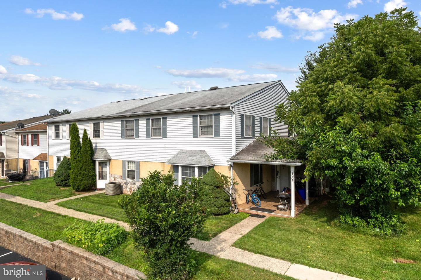 1709 Whitpain Hills photo 1