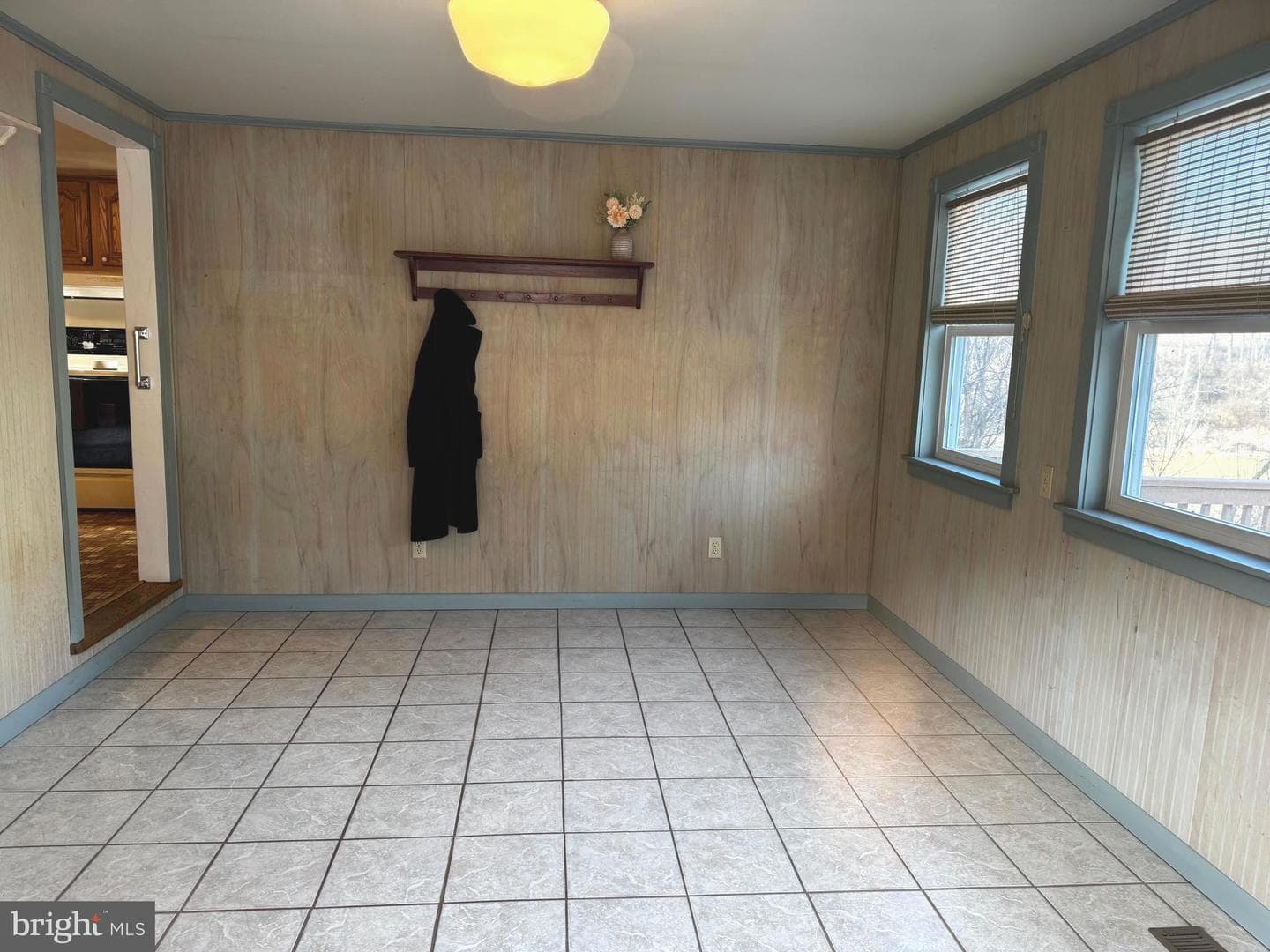 1219 Vira Road photo 5