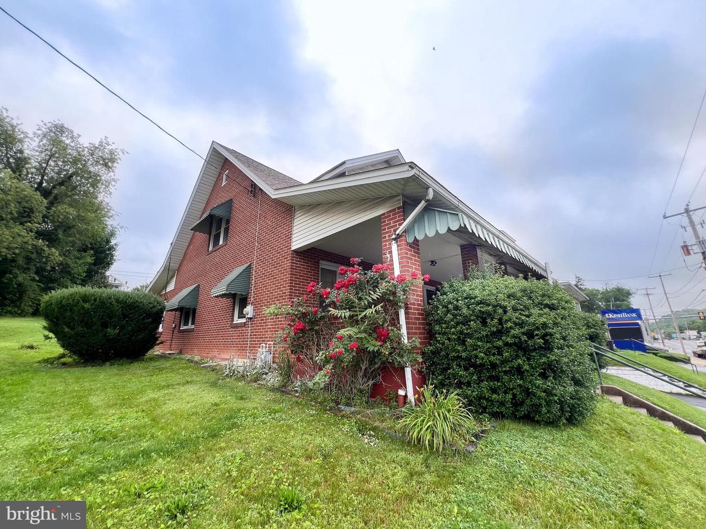 512 Electric Avenue photo 39