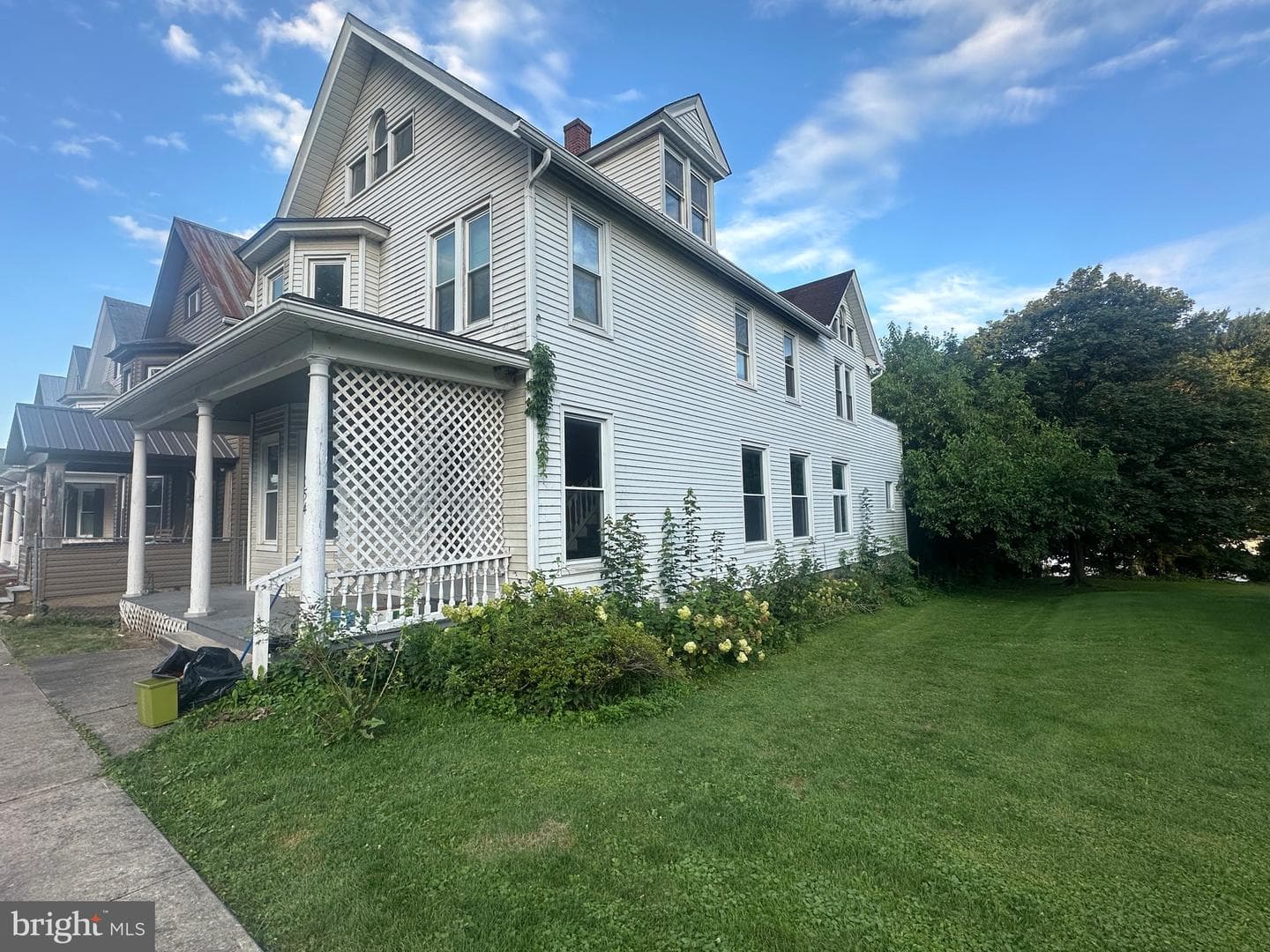 154 Walnut Street photo 3