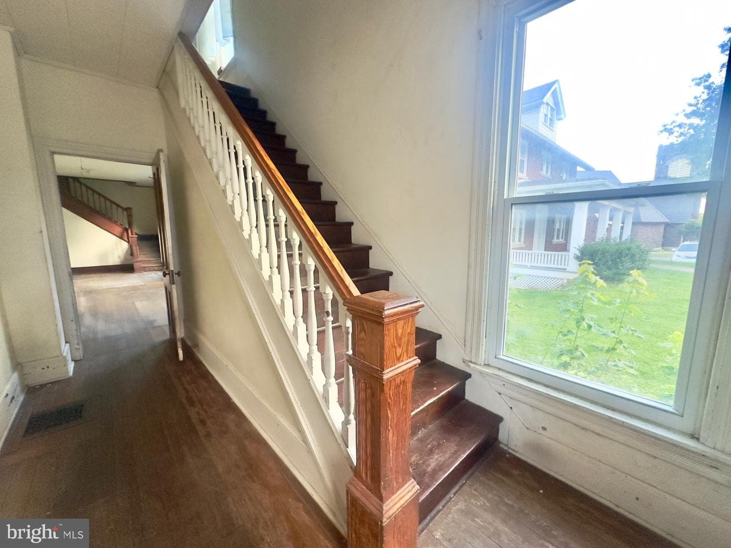 154 Walnut Street photo 4