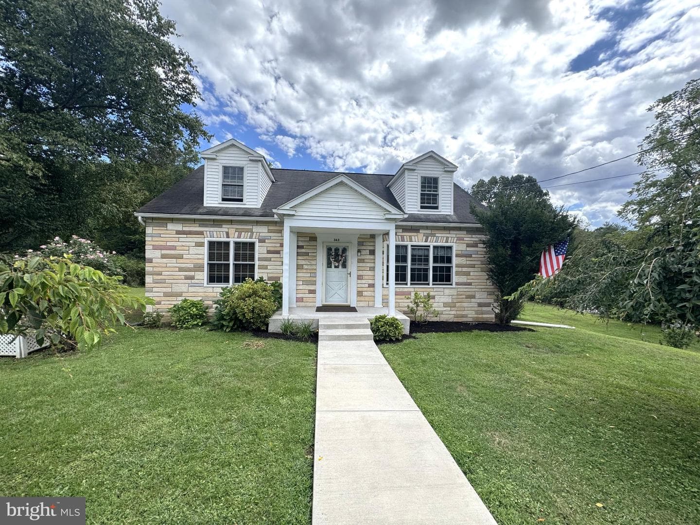 363 N Walnut Street photo 1
