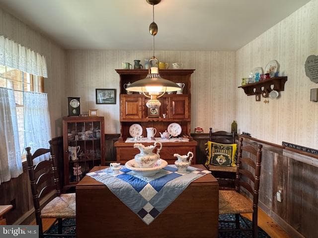 360 Holiday Lane photo 13
