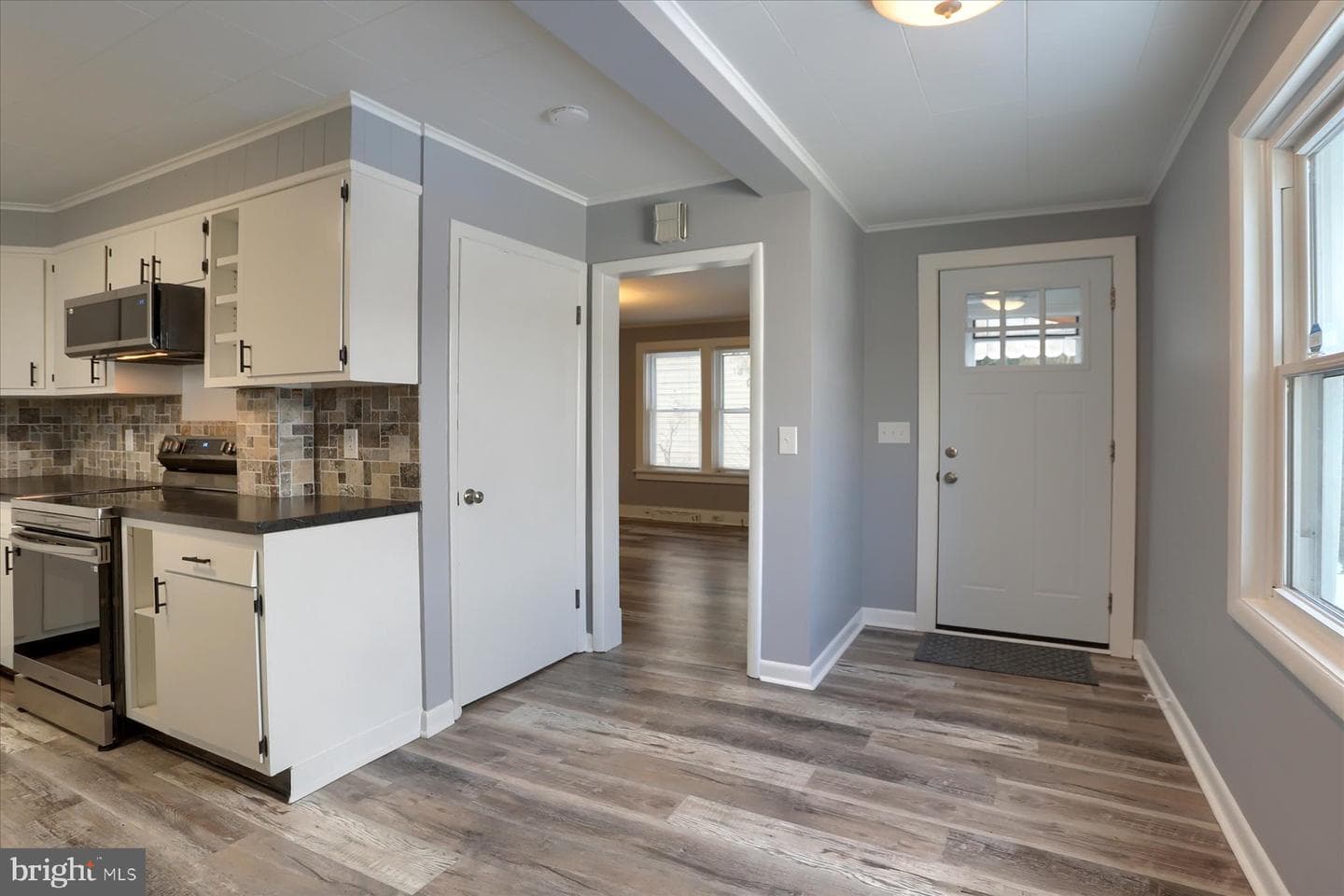 425 E Walnut Street photo 10