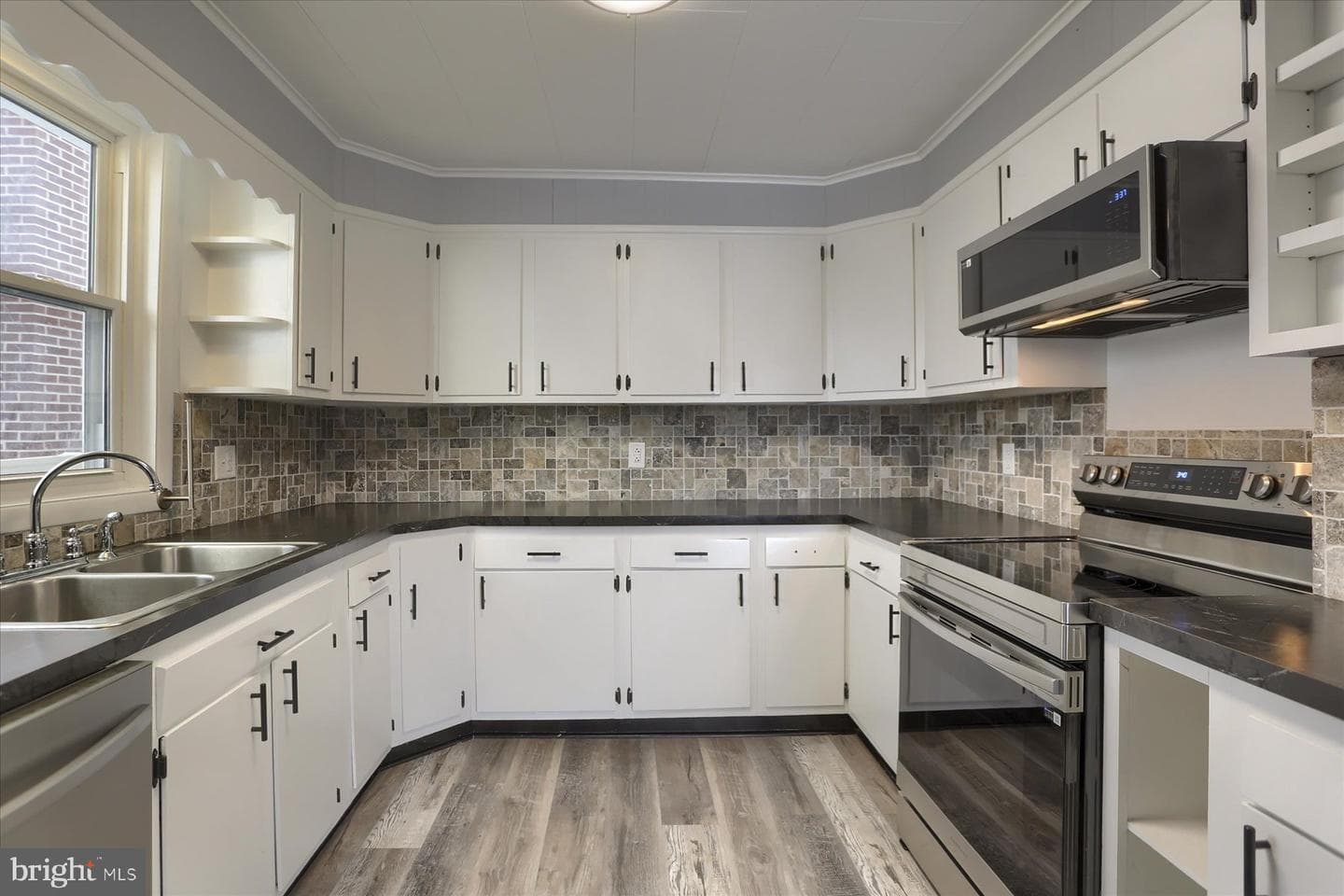 425 E Walnut Street photo 14