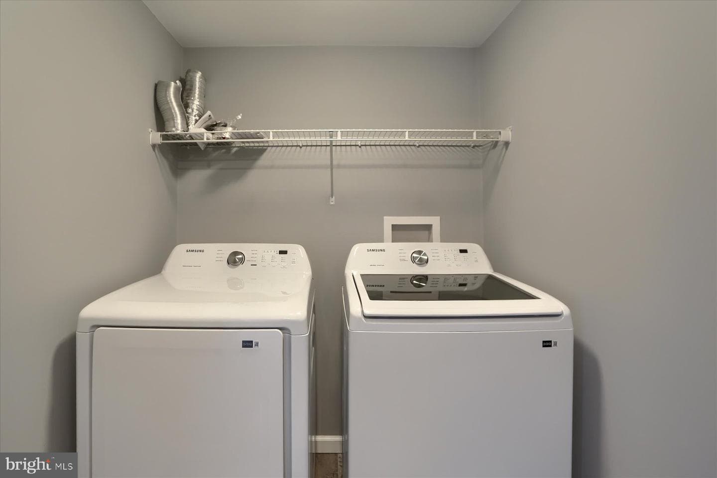 425 E Walnut Street photo 20