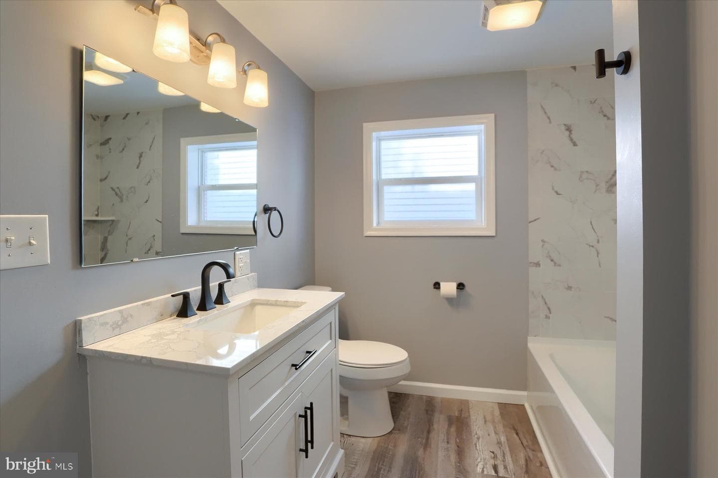 425 E Walnut Street photo 22