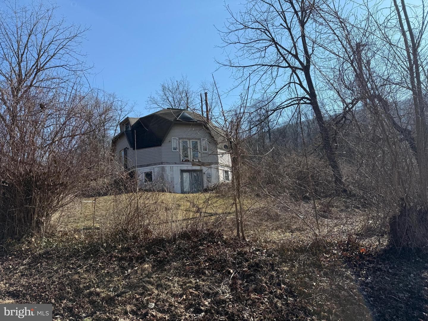 15 Lower Paradise Drive photo 4