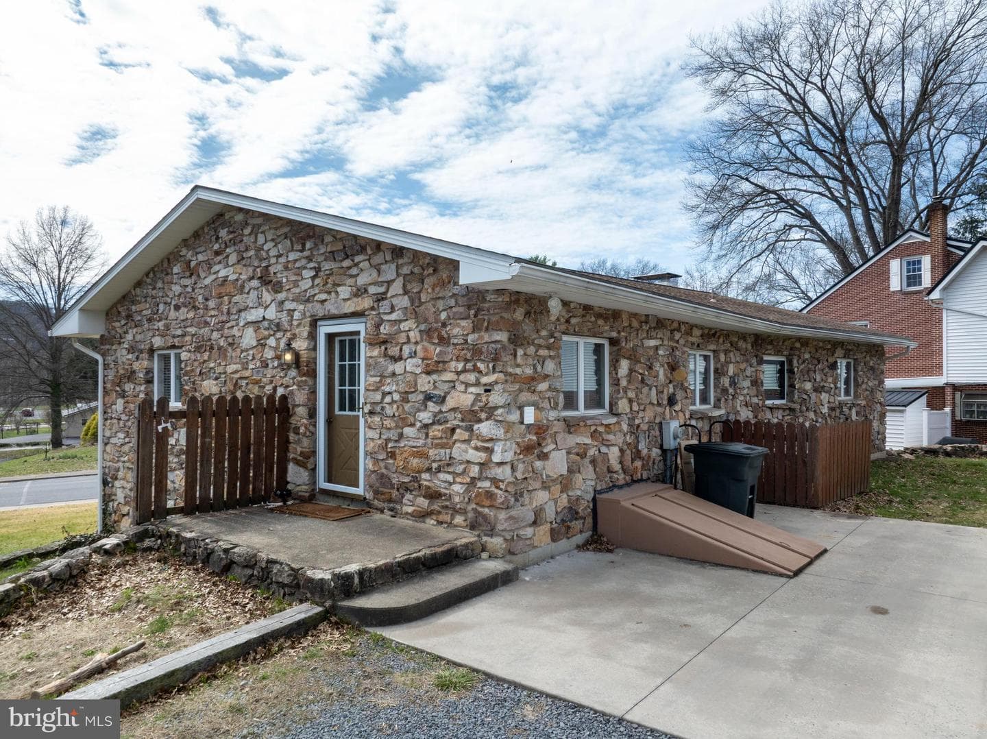 17 Sunset Road photo 56