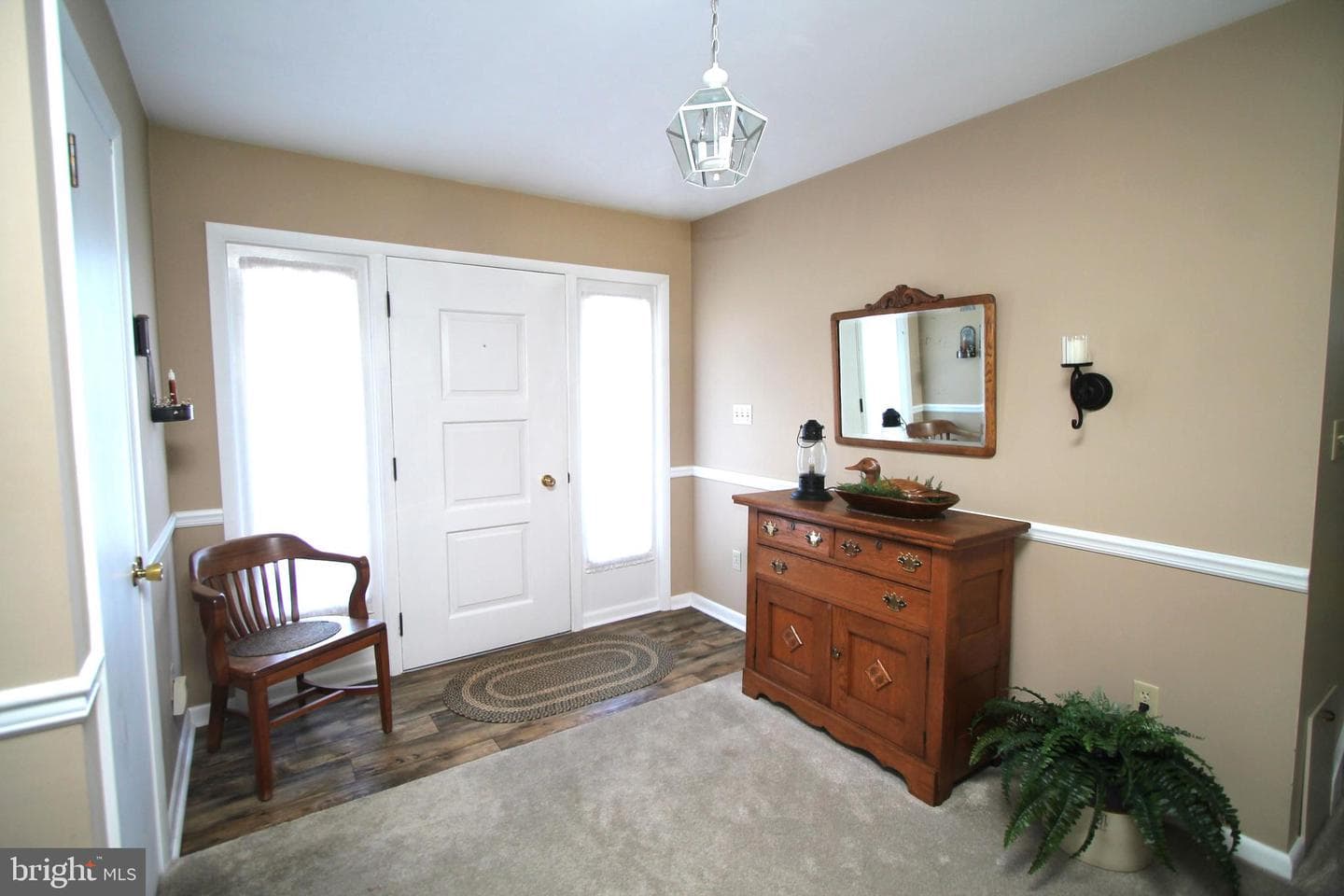 102 Poe Street photo 5