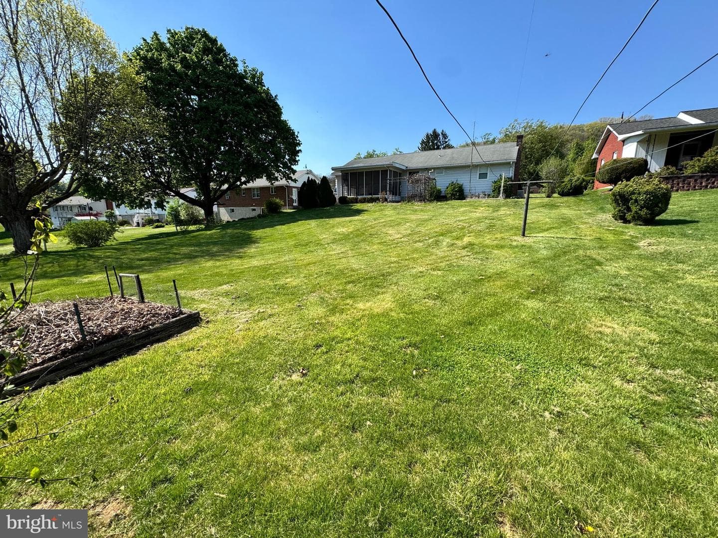 349 Holiday Lane photo 21
