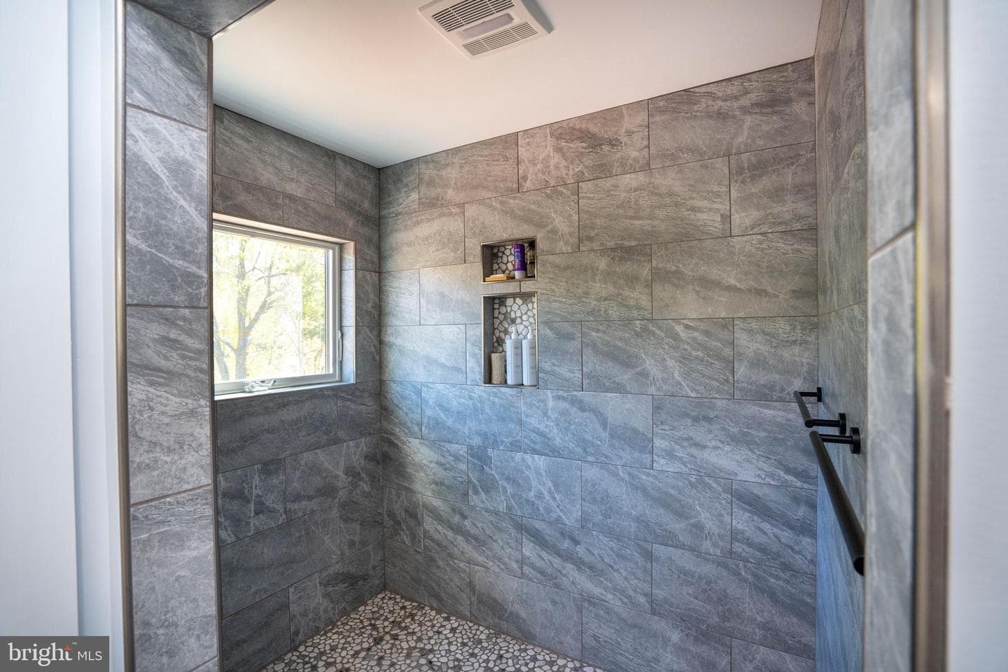 66 Front Drive photo 18