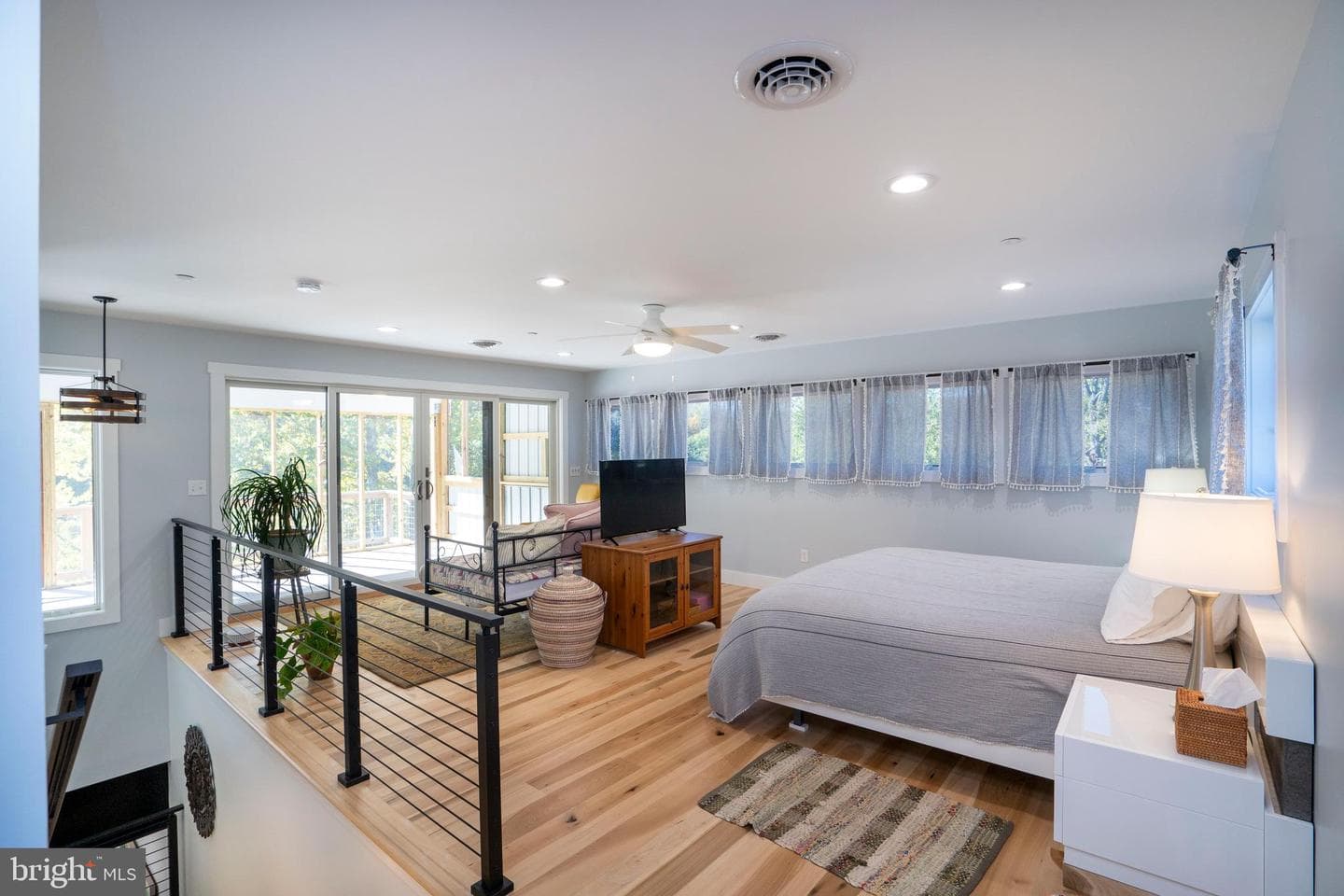 66 Front Drive photo 9